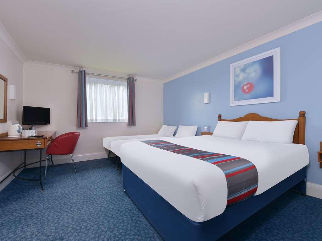 Travelodge Bournemouth Cooper Dean Phòng bức ảnh